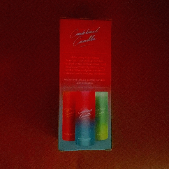 💥BUY 5 GET 3 FREE  Luckies of London Cosmopolitan,Cocktail Candle,Pink/Blue - Picture 9 of 9